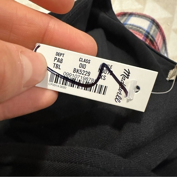 Madewell Twist-Front Long-Sleeve Tee true black - Picture 9 of 9